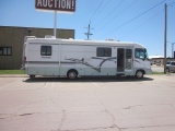 2000 VACATIONER BY HOLIDAY RAMBLER 36' WITH TRITON V10 GAS MOTER, 1 SLIDE-O
