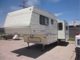 1990 HITCHHIKER II 5TH WHEEL CAMPER 26' 1 SLIDE-OUT
