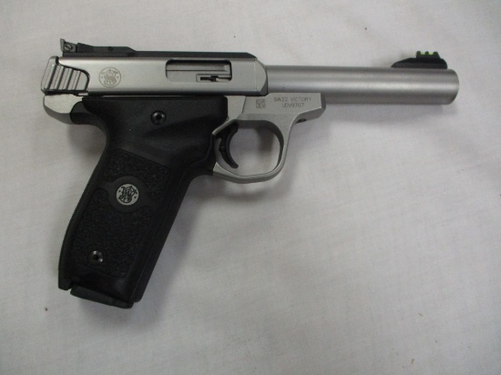 Smith & Wesson mod SW22 Victory semi auto pistol 22LR cal, 5.5" barrel - st