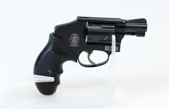 Smith & Wesson mod 442-Airweight 38 spl revolver