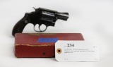 S & W mod 36 .38 Chief's Special cal revolver 2
