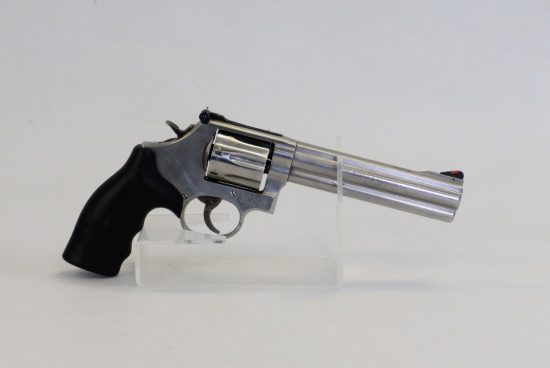 Smith & Wesson mod 886-8 357 mag revolver