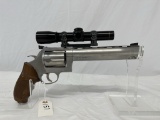 Dan Wesson Super Mag 357 Maximum revolver