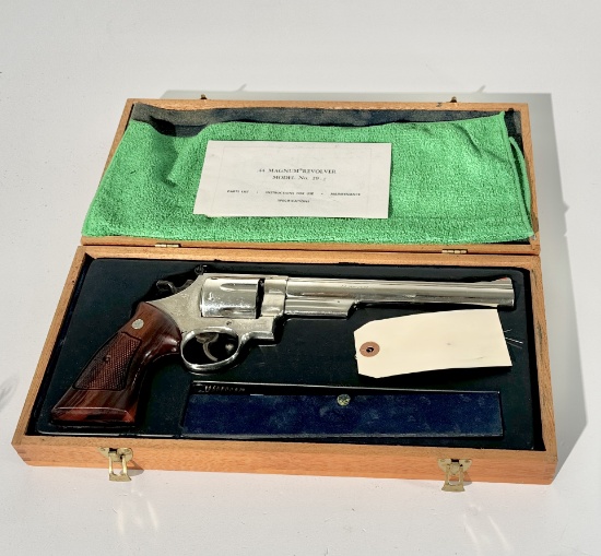 Smith & Wesson mod 29-2 44 Magnum revolver