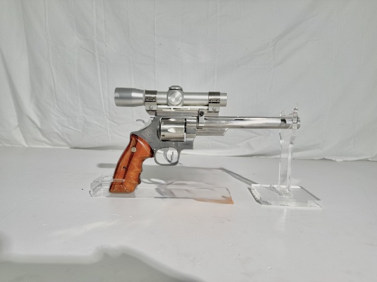 Smith & Wesson mod 629-2, 44 magnum revolver