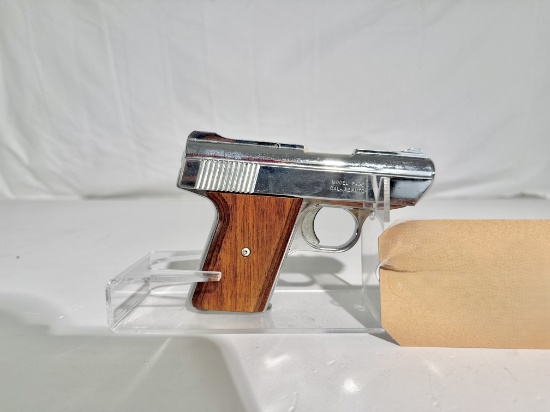 Davis Industries P32 model 32 auto cal semi auto pistol