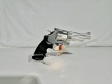 Smith & Wesson mod 629-6 .44 MAG cal revolver