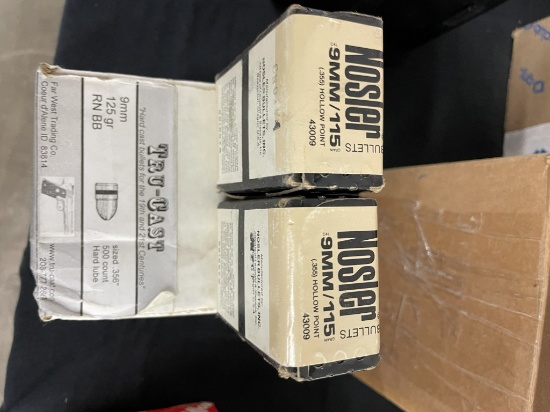 Assorted 9mm bullets