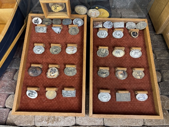 2 display racks of belt buckles