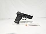 Smith & Wesson M&P9 9mm semi auto pistol