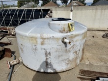 1100 GALLON POLY WATER TANK