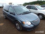 2006 TOWN & COUNTRY LIMITED EDITION MINI VAN
