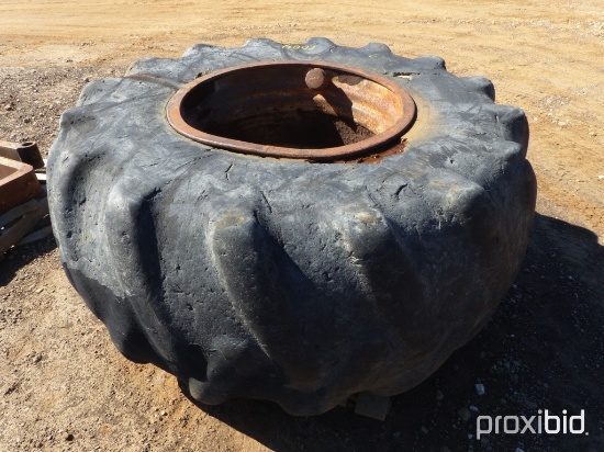 SKIDDER TIRE ON RIM