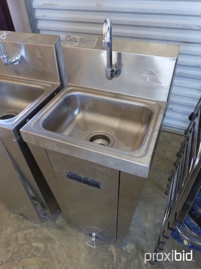 STAINLESS SINK