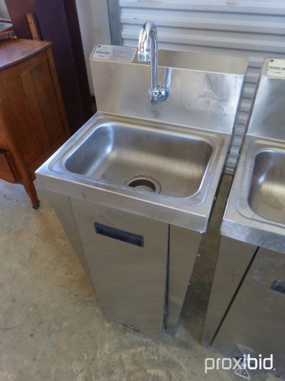 STAINLESS SINK