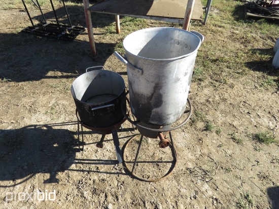 2 FISH COOKERS W/POTS