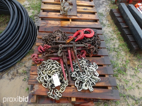 PALLET W/CHAINS & BINDERS