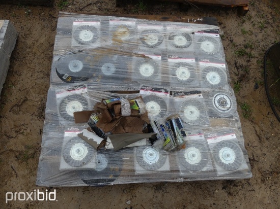 PALLET W/NEW GRINDING WHEELS