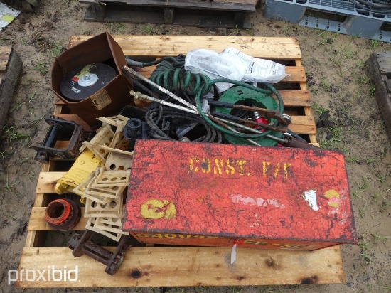 PALLET WITH DOZER TOOTH, HOSES, DEERMAN PIPE CLAMP