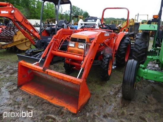 KUBOTA L3300 TRACTOR ROLLBAR