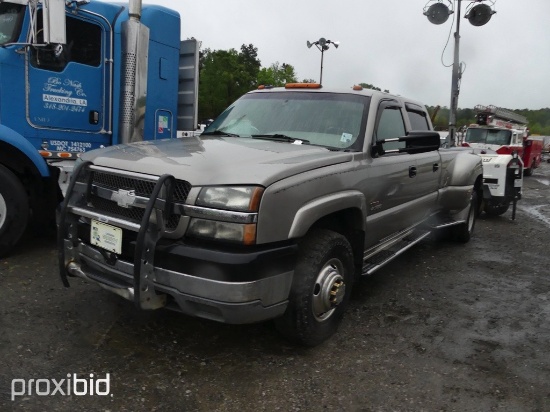 CHEVY 3500 4X4 4 DOOR TRUCK DURAMAX