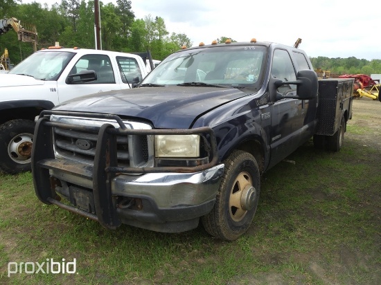 2001 FORD F-350 TRUCK 4 DOOR W/UTITLITY BED
