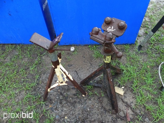 2 PIPE STANDS