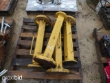 PALLET W/4 STANDS