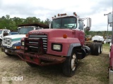 MACK RD690S TRUCK DAY CAB