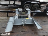 B&W COMPANION 5TH WHEEL HITCH