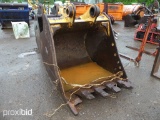 2006 EXCAVATOR BUCKET FOR CAT 320C