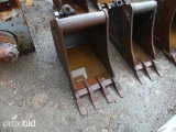 EXCAVATOR BUCKET