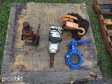 PALLET OF BOTTLE JACKS, CHAIN FALLS, & MISC
