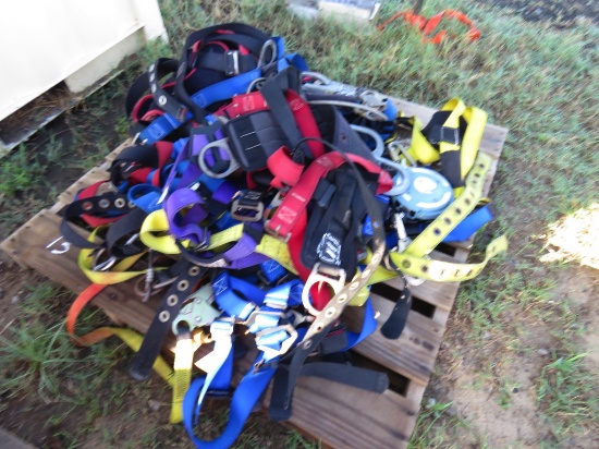 PALLET OF SAFETY HARNESSES