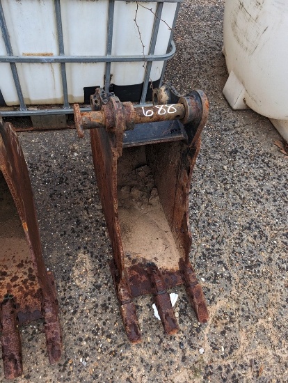 CAT EXCAVATOR BUCKET