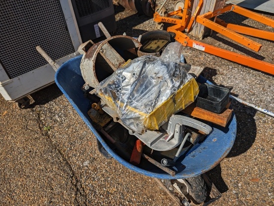 WHEELBARROW W/CONCRETE PARTS