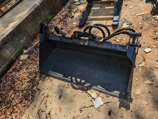 QUICK ATTACJH SKID STEER BUCKET