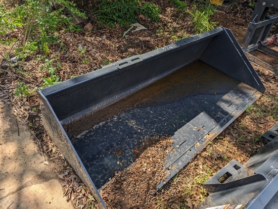 QUICK ATTACH BUCKET