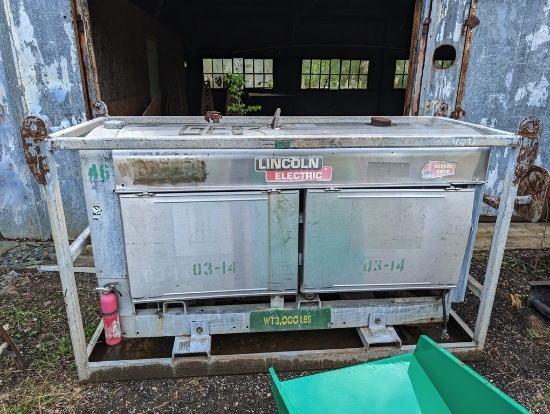 LINCOLN SAE 400 WELDER