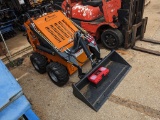 LAND HERO MINI SKIDSTEER W/BUCKET (NEW)