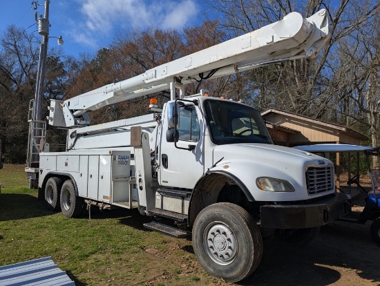 2005 FREIGHTLINER BUCKET TRUCK