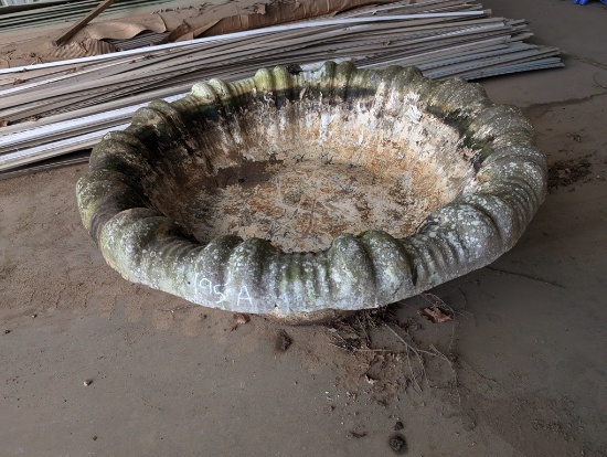 BIG CONCRETE FLOWER POT