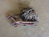 CHAINS & 2 BINDERS
