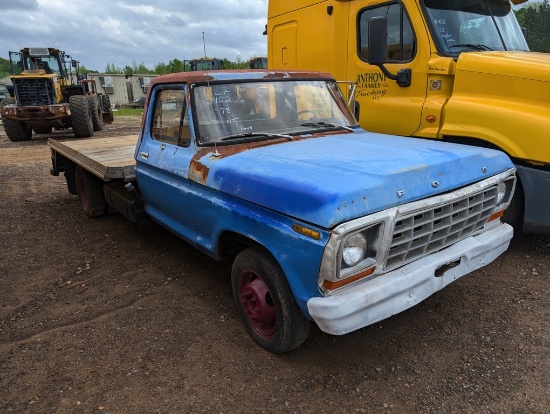 1978 FORD FLATBED TRUCK