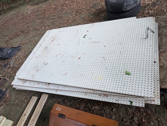 APPROX 15 SHEETS OF PEG BOARD
