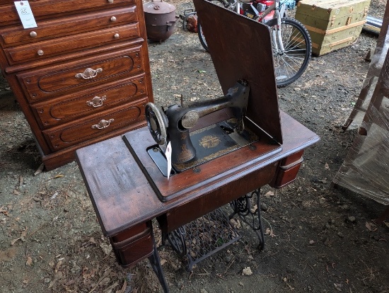 SINGER SEWING MACHINE