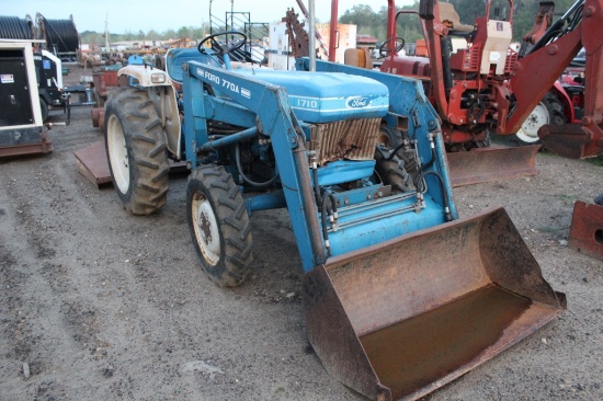 FORD 1710 TRACTOR W/FRONT END LOADER