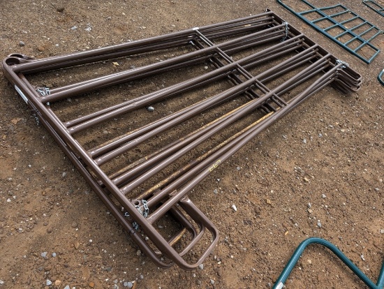NEW PRIEFERT HORSE HAY FEEDER