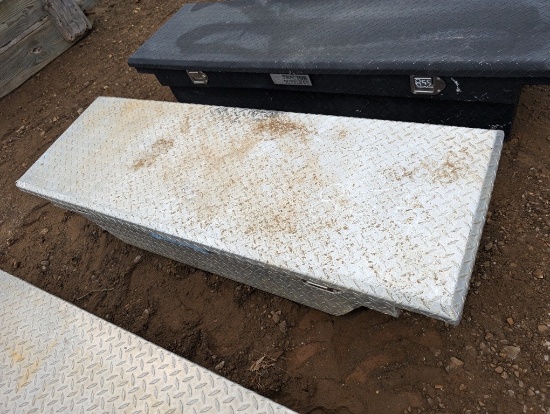 ALUMINUM TRUCK TOOL BOX