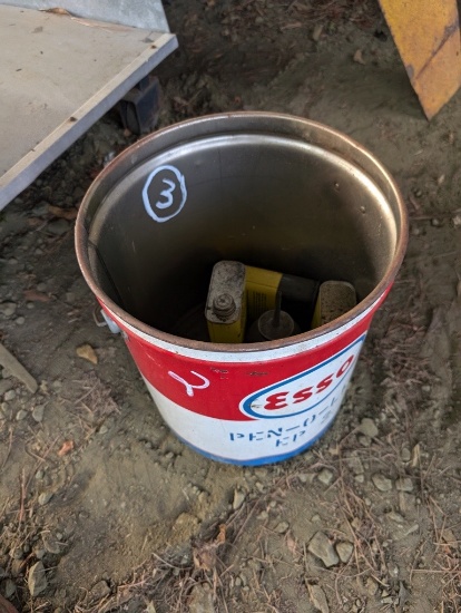 ESSO BUCKET W/OIL CANS